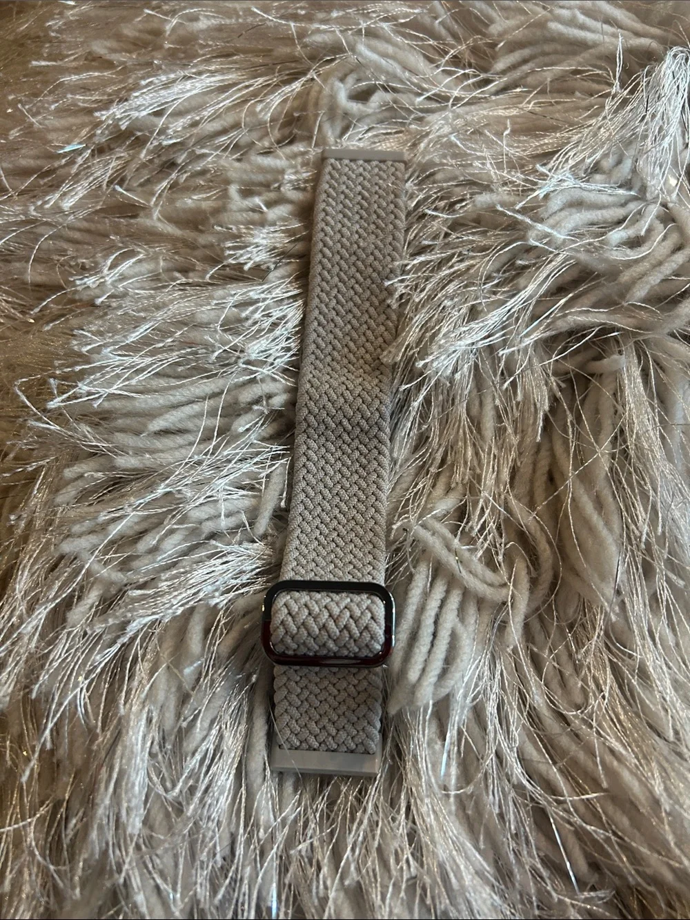 Fitbit versa 4, pre-loved in good condition